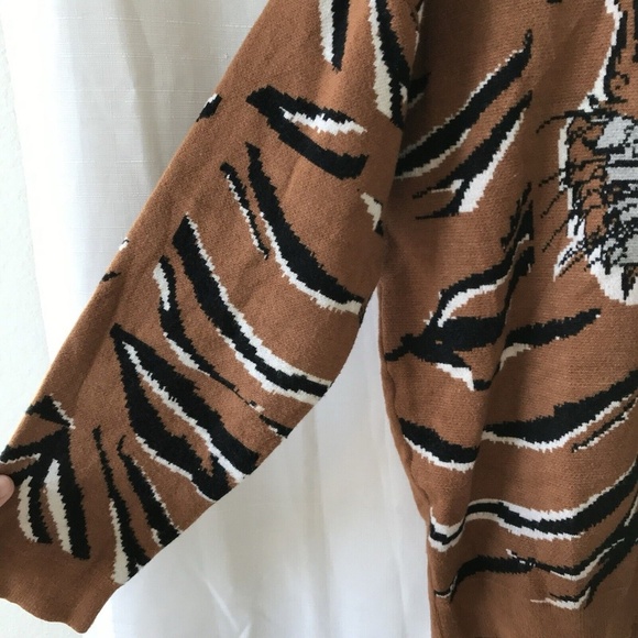 Simplee Tiger Sweater Woman Size Large - Picture 6 of 12